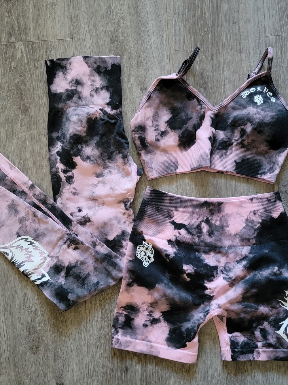Darc Sport Seamless Cherry Blossom Ghost Cloud Set